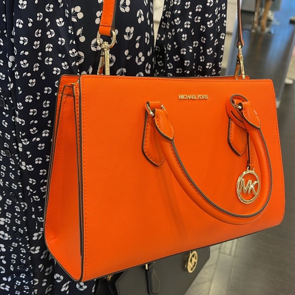 MICHAEL KORS
Sheila Medium CZ Faux Saffiano Leather CZ Satchel Crossbody 
POPPY - Picture 1 of 16